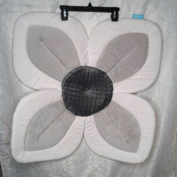 Blooming Bath Lotus Infant Baby Sink Tub Flower Seat Grey and White - Picture 1 of 6